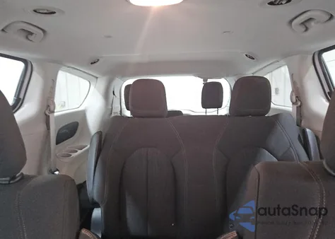 2018 Chrysler Pacifica L z USA, uszkodzony, nr VIN 2C4RC1AG7JR274691